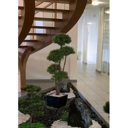 Eucalyptus Plast Tige Artificiel 110 et 170 cm dans un hall d'entrée