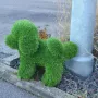 CHIEN en gazon artificiel 35 cm dans la rue