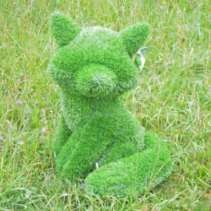 RENARD en gazon artificiel 55 cm dans la pelouse