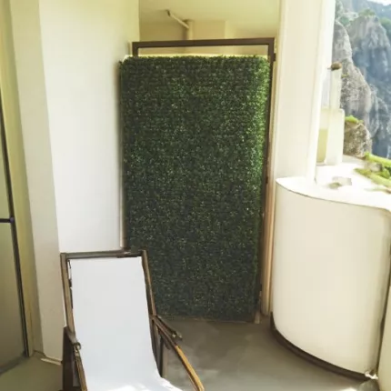 HAIE artificielle BUIS structure métallique 180 cm sur une terrasse