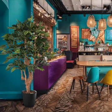 mis en situation CAFEIER artificiel 180 cm dans un restaurant