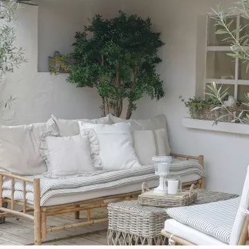 SAULE artificiel Américain plast 175 cm sur une terrasse