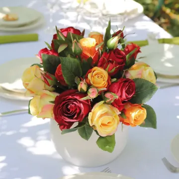 mise en situation bouquet de ROSES artificiel 28 cm sur une table