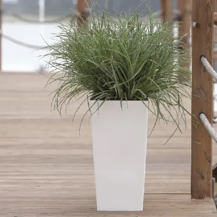 mise en situation UTA blanc hauteur 61 cm sur terrasse