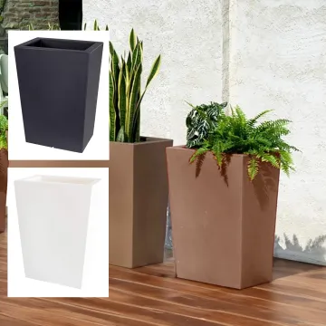 mise en situation Jardinière Strevi cube haute 70 cm   Largeur 50 cm  sur une terrasse