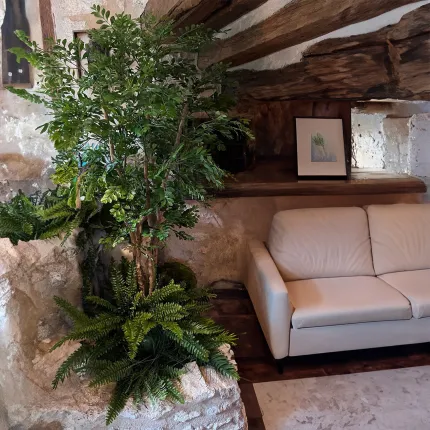 ACACIA artificiel 150 à 210 cm dans un salon