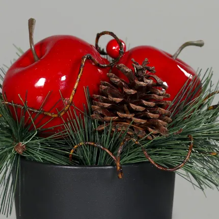 détails composition POMMES, sapin, pomme de pin et baies artificielle en pot 17 cm