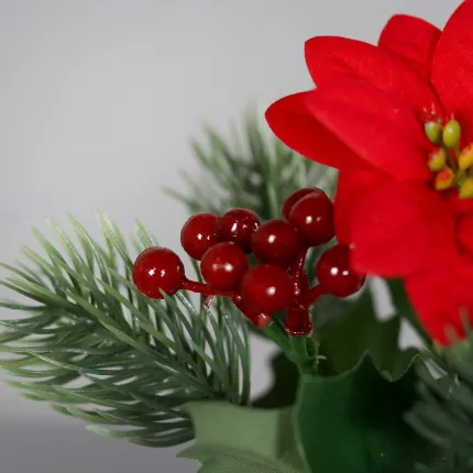 composition POINSETTIA artificiel 15 cm - détails baies