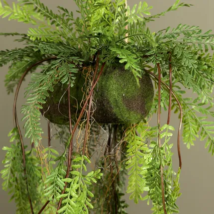 Suspension fougère 108 cm sur fausse bûche de bois - détail buche