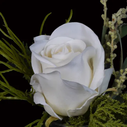 composition rose blanche artificielle dans verrerie 17 cm - détails fleur