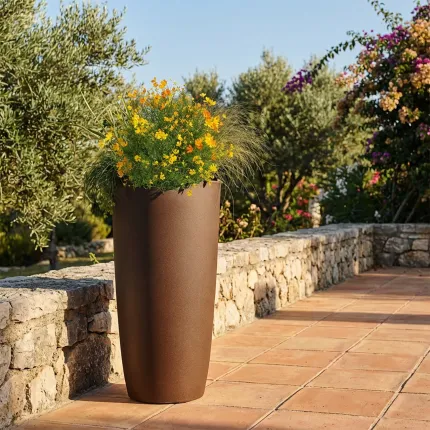 pot Dafné 80 ou 100 cm - esprit rouillé avec des fleurs