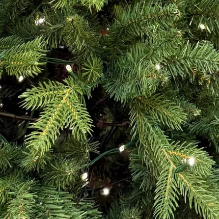 SAPIN artificiel Allison pré-illuminé 180 cm à 240 cm - détail épine