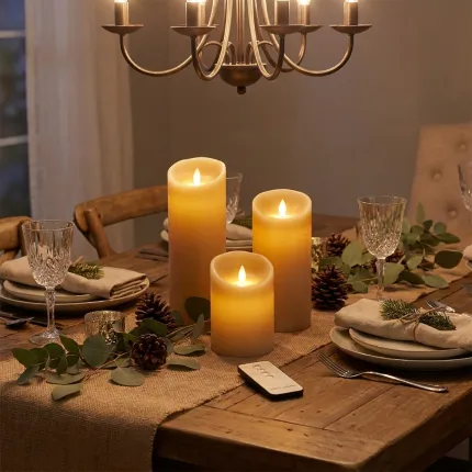 Set de 3 bougies pilier marron flamme LED scintillante et oscillante - Mise en situation