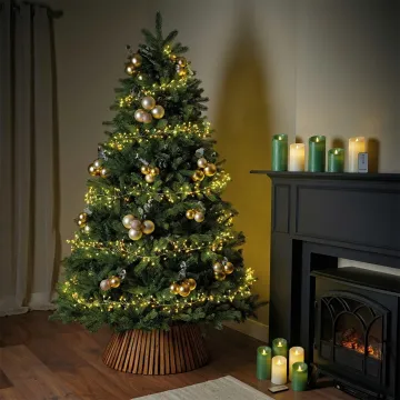 Guirlande lumineuse LED compacte clignotante extérieur 12 m sur un sapin