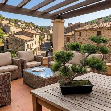 BONSAI artificiel CONIFERE 40 cm sur une terrasse en Ardèche