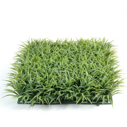 carré d'herbe artificielle 30 cm x 30 cm - vue de profil